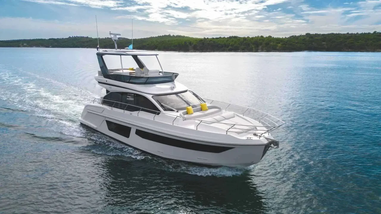 2024 Azimut Fly 53